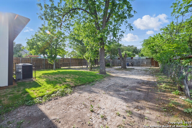 Image 28 of 28 For 727 Hammond  