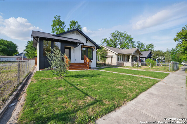 Image 5 of 28 For 727 Hammond  