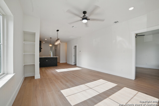 Image 8 of 28 For 727 Hammond  