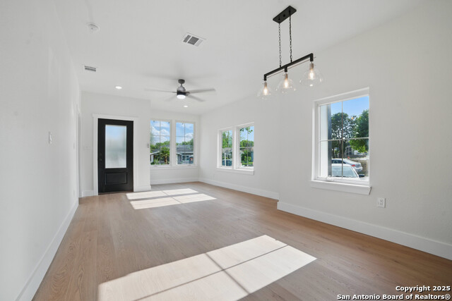 Image 9 of 28 For 727 Hammond  