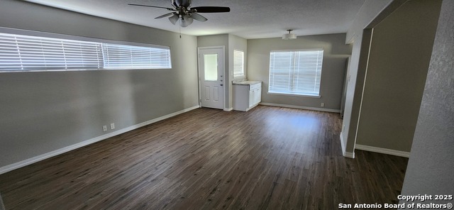 Image 3 of 7 For 112 Bluebonnet Rd