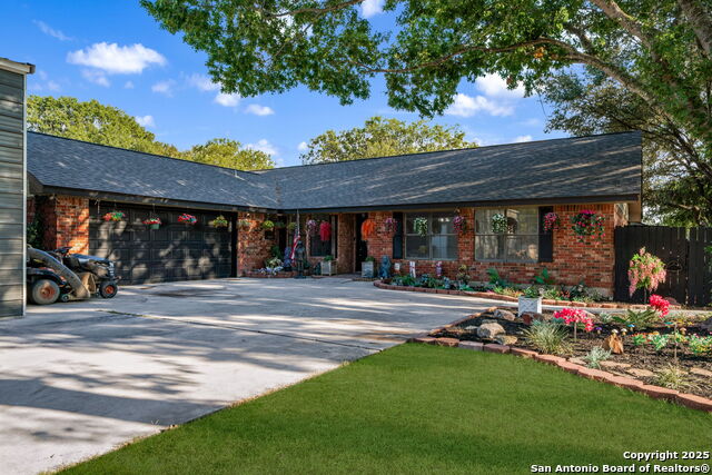 Details for 111 Santa Anna, Seguin, TX 78155