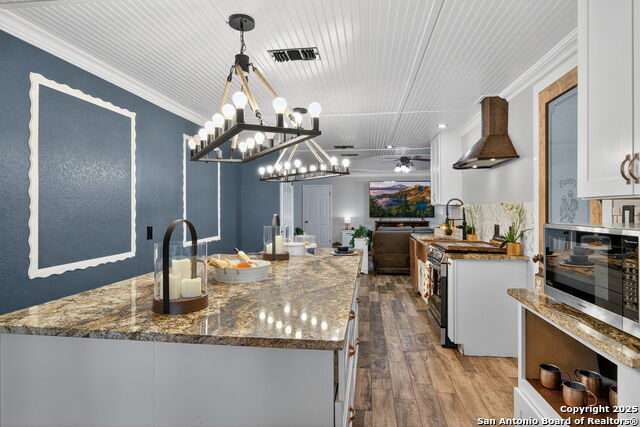 Image 11 of 31 For 111 Santa Anna