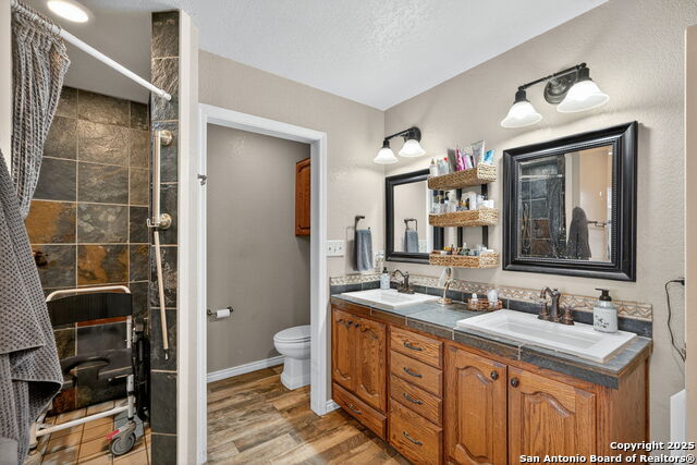 Image 16 of 31 For 111 Santa Anna