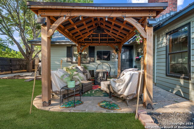 Image 23 of 31 For 111 Santa Anna