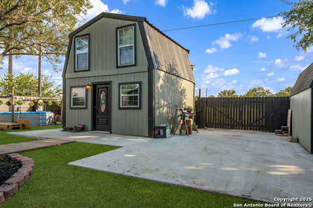 Image 28 of 31 For 111 Santa Anna