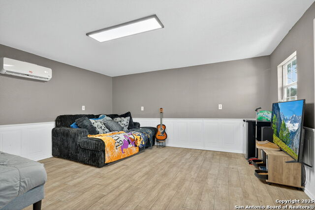 Image 29 of 31 For 111 Santa Anna