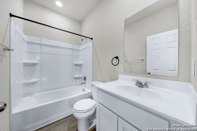 Image 18 of 21 For 3439 Redbud Grove