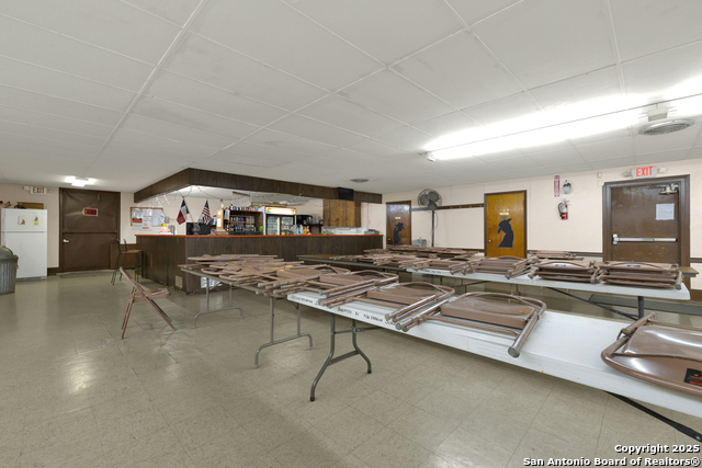 Listing photo id 9 for 2918 Kingsbury W