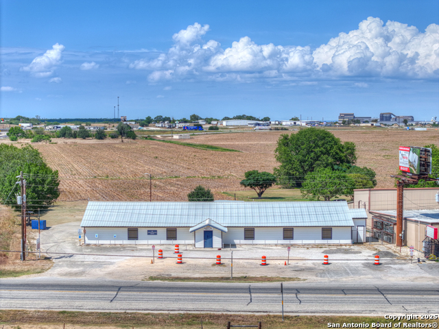 Listing photo id 16 for 2918 Kingsbury W