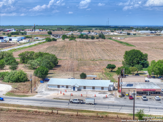 Listing photo id 18 for 2918 Kingsbury W