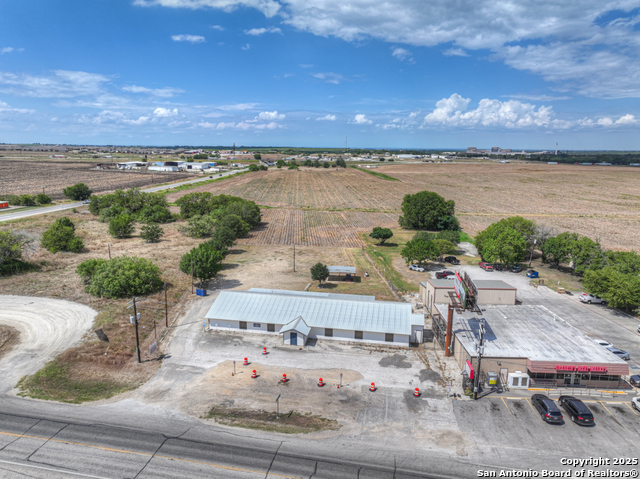 Listing photo id 19 for 2918 Kingsbury W