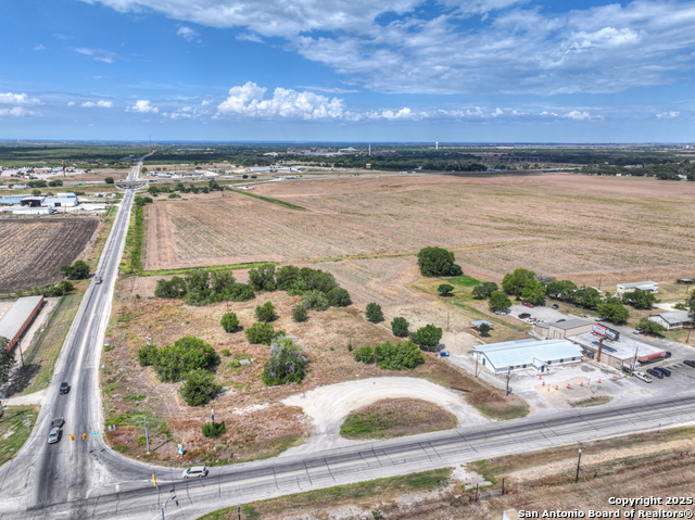 Listing photo id 22 for 2918 Kingsbury W