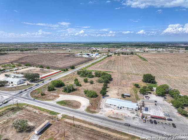 Listing photo id 23 for 2918 Kingsbury W