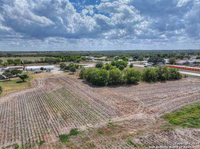 Listing photo id 24 for 2918 Kingsbury W