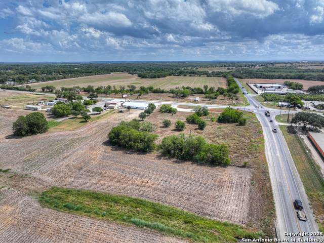 Listing photo id 25 for 2918 Kingsbury W