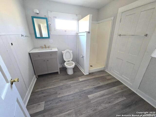 Image 3 of 5 For 15164 Oak St