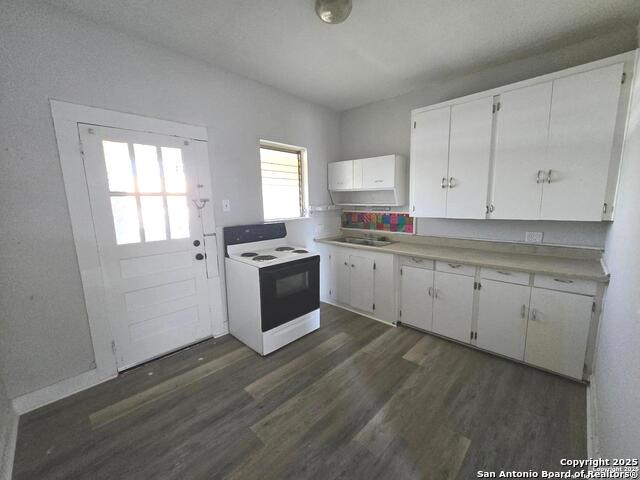 Image 4 of 5 For 15164 Oak St