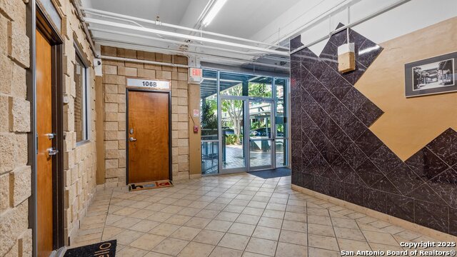 Image 9 of 29 For 1339 Flores S 105b