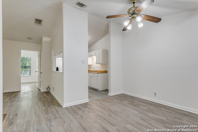 Image 10 of 25 For 14436 Woods Hole