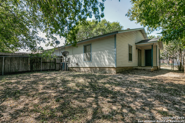 Image 24 of 25 For 14436 Woods Hole