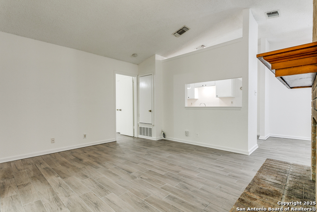 Image 6 of 25 For 14436 Woods Hole