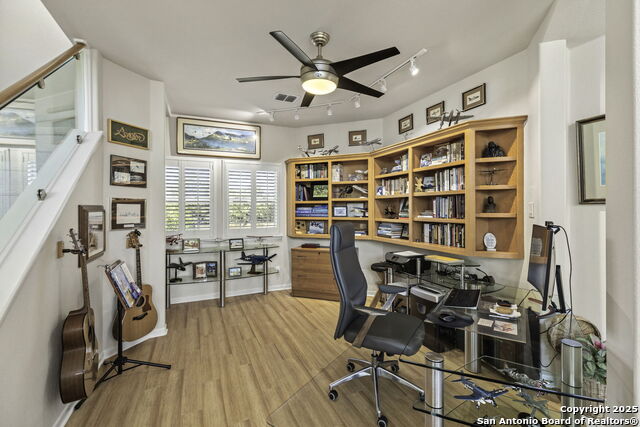 Image 15 of 38 For 210 Country Meadow