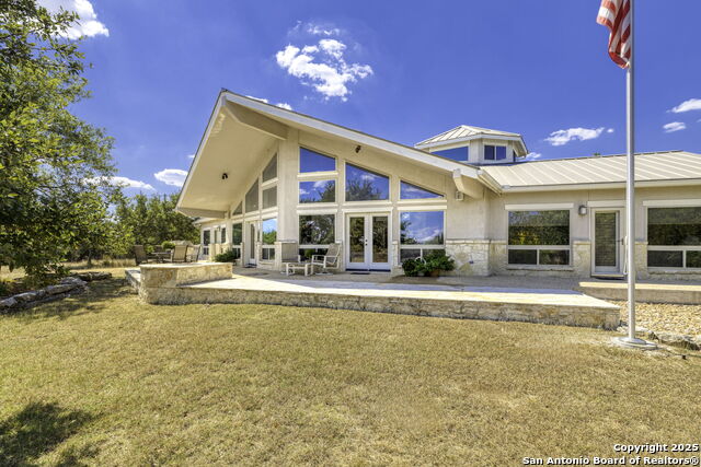 Image 4 of 38 For 210 Country Meadow