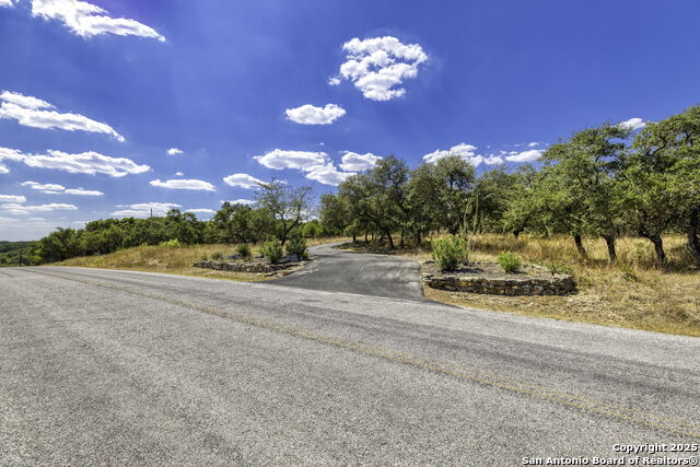 Image 5 of 38 For 210 Country Meadow