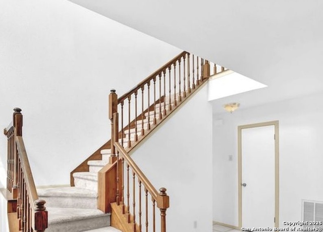 Image 5 of 31 For 353 Eagle Ridge