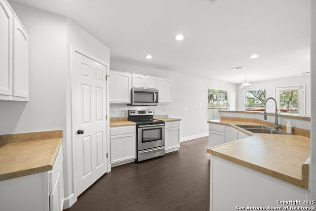 Image 13 of 42 For 208 Roadrunner