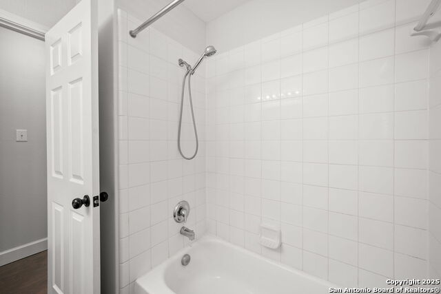 Image 23 of 42 For 208 Roadrunner