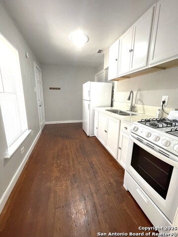 Image 15 of 20 For 604 Hollywood Avenue W