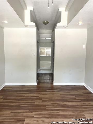 Image 3 of 20 For 604 Hollywood Avenue W