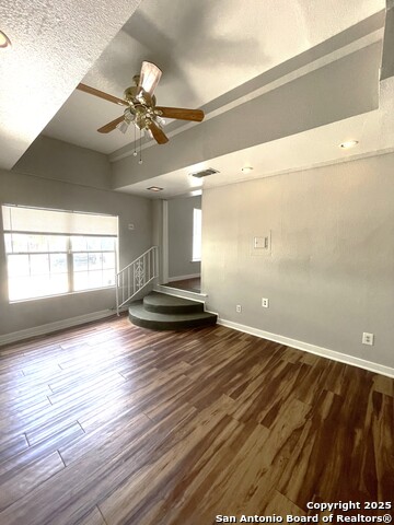 Image 5 of 20 For 604 Hollywood Avenue W