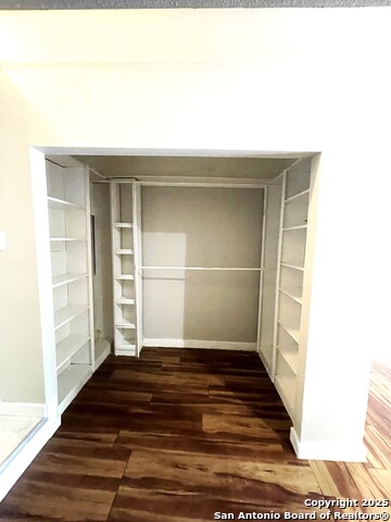 Image 7 of 20 For 604 Hollywood Avenue W