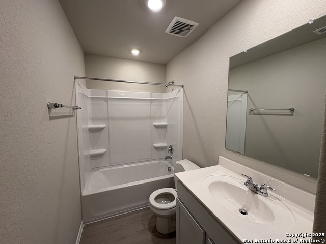 Image 19 of 21 For 729 Canyon View