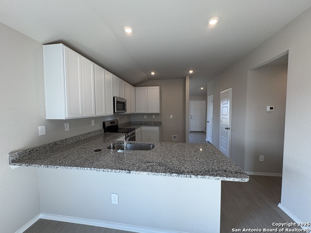 Image 7 of 21 For 729 Canyon View