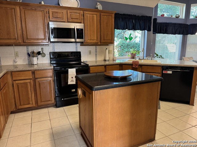 Image 19 of 33 For 11842 Queenston