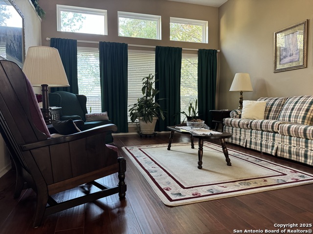 Image 25 of 33 For 11842 Queenston