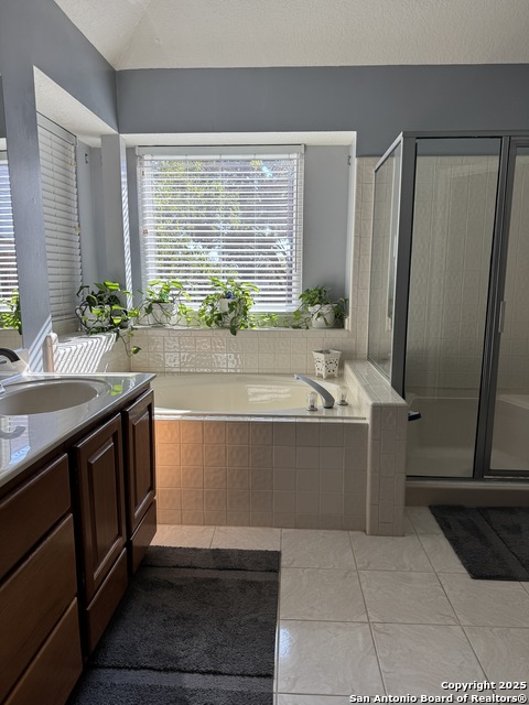 Image 4 of 33 For 11842 Queenston