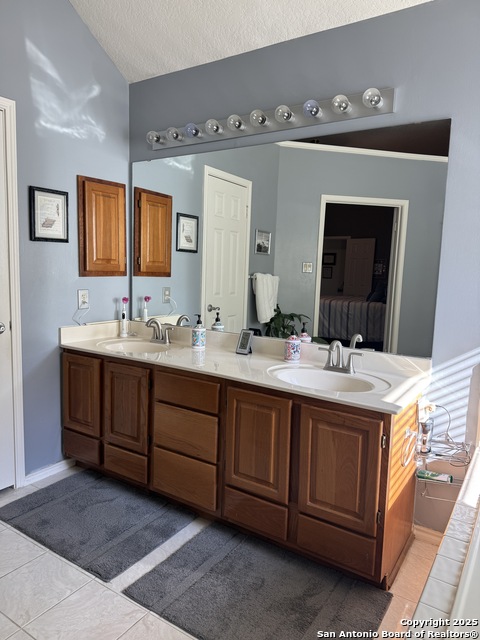 Image 5 of 33 For 11842 Queenston