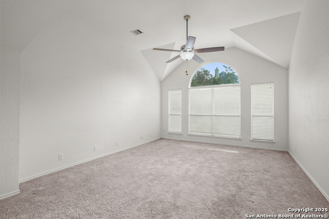 Listing photo id 18 for 3330 Edge View