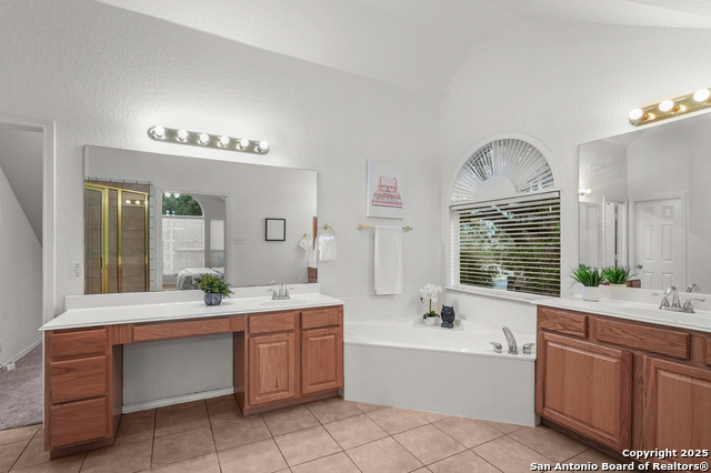 Listing photo id 23 for 3330 Edge View