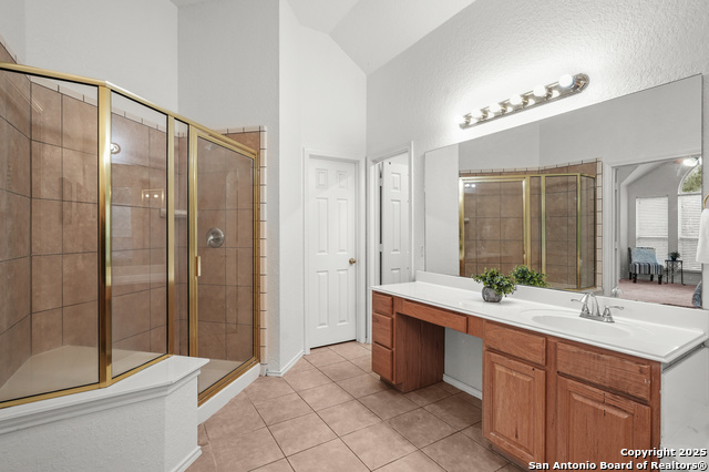 Listing photo id 24 for 3330 Edge View