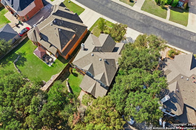 Listing photo id 31 for 3330 Edge View