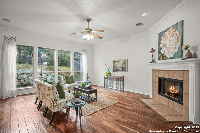 Listing photo id 4 for 3330 Edge View