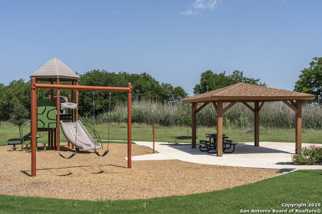 Image 4 of 5 For 4121 Woodside Dr