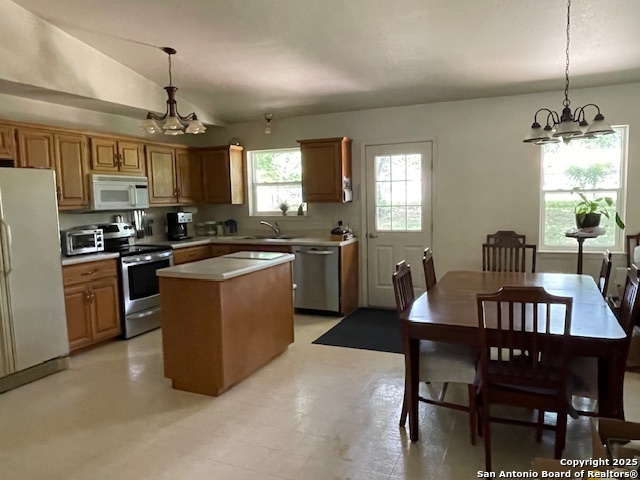 Image 12 of 19 For 514 Hackberry E