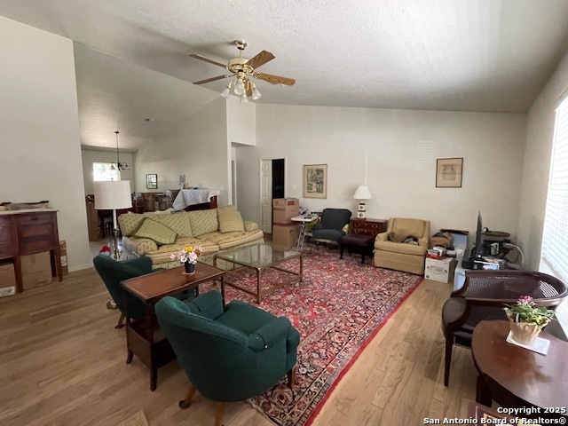 Image 14 of 19 For 514 Hackberry E